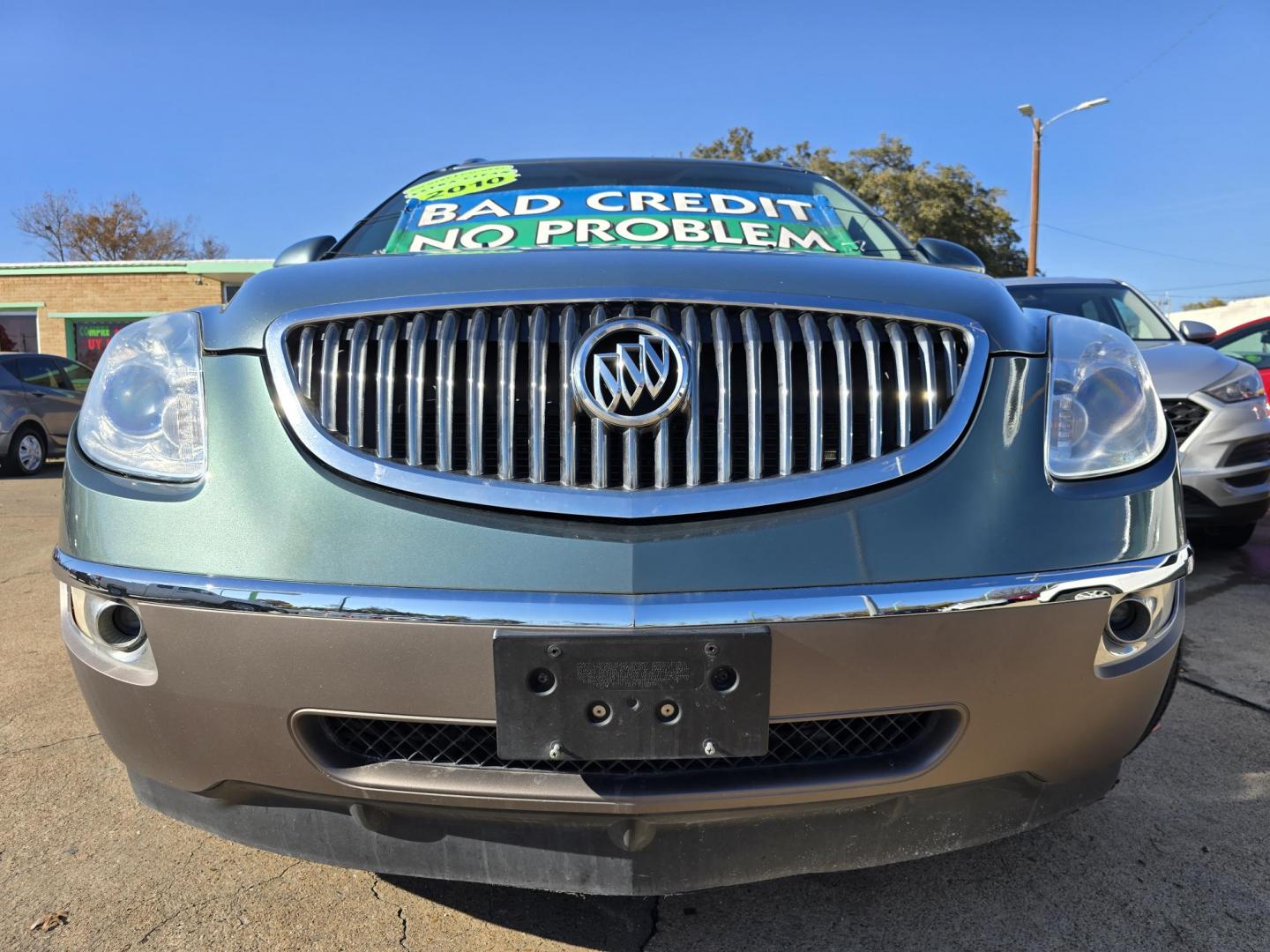 2010 GRAY Buick Enclave CXL (5GALRBED4AJ) , AUTO transmission, located at 2660 S.Garland Avenue, Garland, TX, 75041, (469) 298-3118, 32.885387, -96.656776 - Welcome to DallasAutos4Less, one of the Premier BUY HERE PAY HERE Dealers in the North Dallas Area. We specialize in financing to people with NO CREDIT or BAD CREDIT. We need proof of income, proof of residence, and a ID. Come buy your new car from us today!! This is a Super Clean 2010 BUICK ENCL - Photo#9