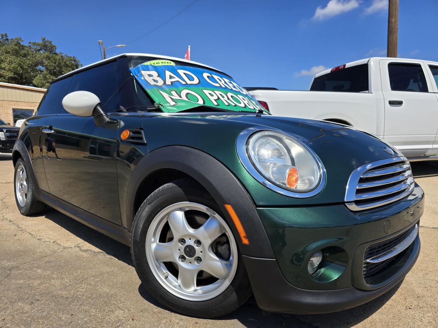 2011 Green Mini Cooper (WMWSU3C53BT) with an TURBO engine, AUTO transmission, located at 2660 S.Garland Avenue, Garland, TX, 75041, (469) 298-3118, 32.885387, -96.656776 - Photo#0