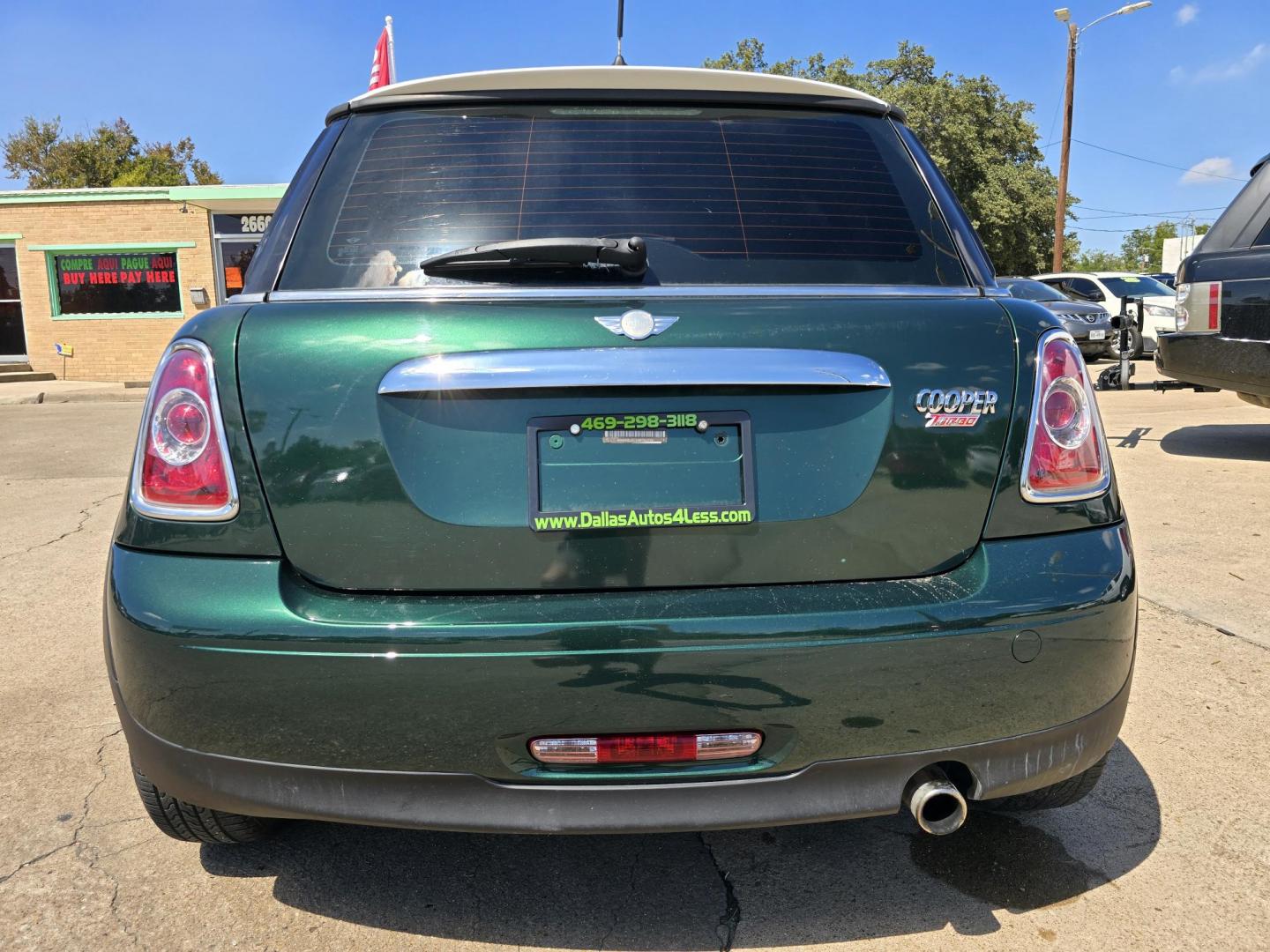 2011 Green Mini Cooper (WMWSU3C53BT) with an TURBO engine, AUTO transmission, located at 2660 S.Garland Avenue, Garland, TX, 75041, (469) 298-3118, 32.885387, -96.656776 - Photo#3