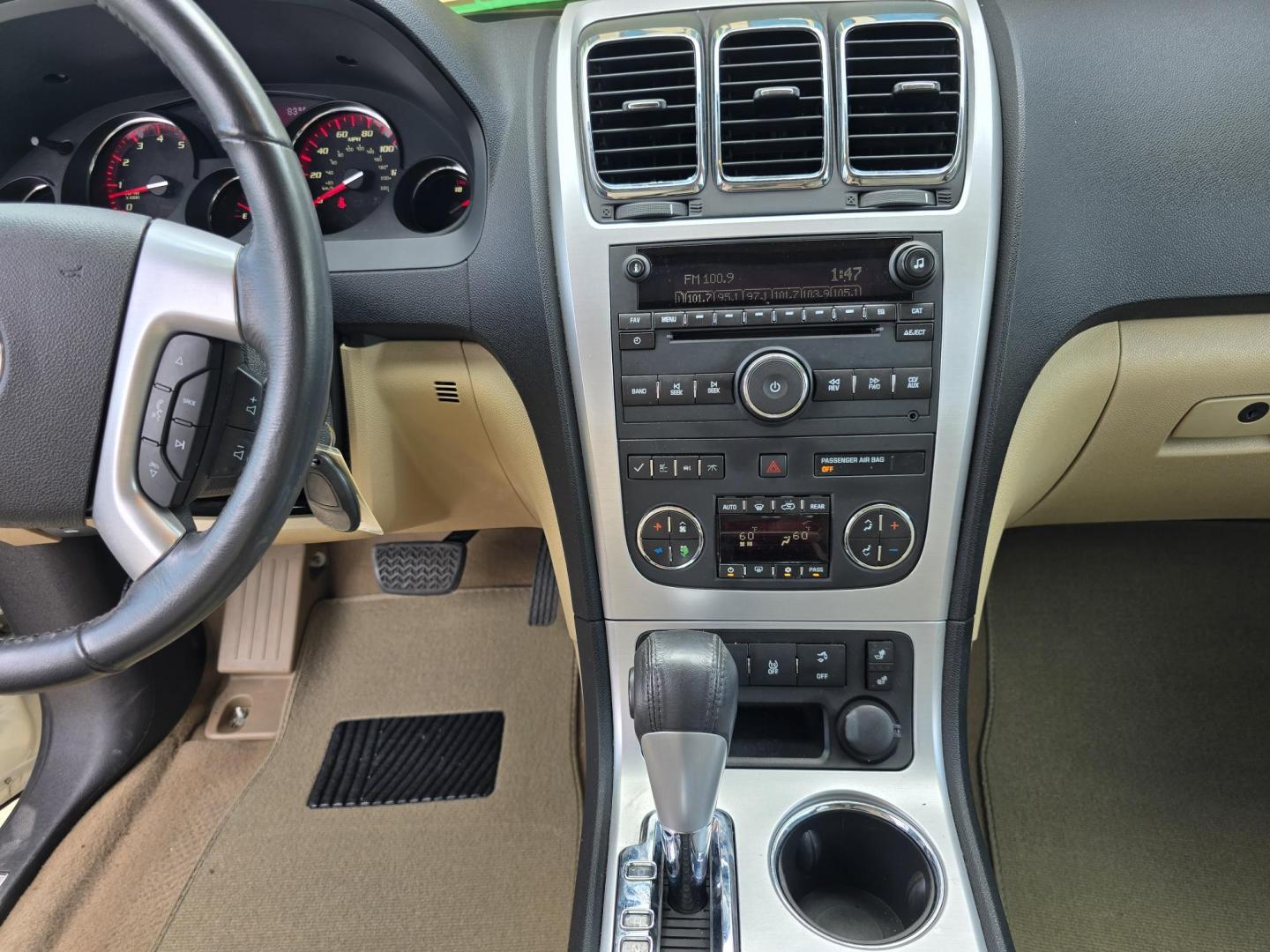 2012 DIAMOND WHITE GMC Acadia SLT (1GKKRRED8CJ) with an 3.6L V6 DOHC 24V engine, 6-Speed Automatic transmission, located at 2660 S.Garland Avenue, Garland, TX, 75041, (469) 298-3118, 32.885387, -96.656776 - Photo#14