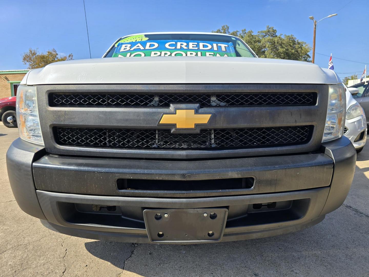 2013 WHITE Chevrolet Silverado 1500 LS (1GCRCPEA2DZ) with an 4.8L V8 OHV 16V engine, AUTO transmission, located at 2660 S.Garland Avenue, Garland, TX, 75041, (469) 298-3118, 32.885387, -96.656776 - Photo#10