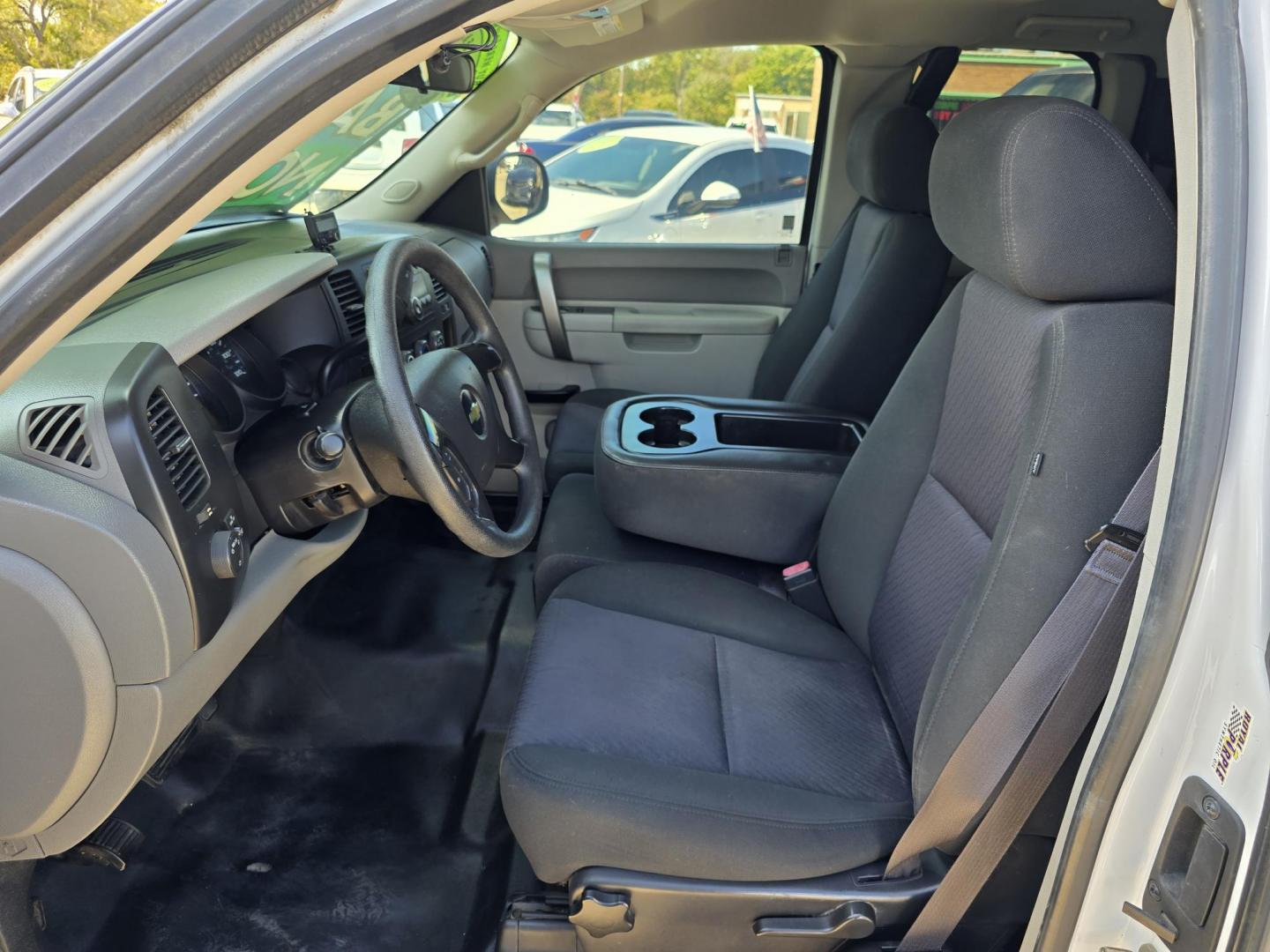 2013 WHITE Chevrolet Silverado 1500 LS (1GCRCPEA2DZ) with an 4.8L V8 OHV 16V engine, AUTO transmission, located at 2660 S.Garland Avenue, Garland, TX, 75041, (469) 298-3118, 32.885387, -96.656776 - Photo#12