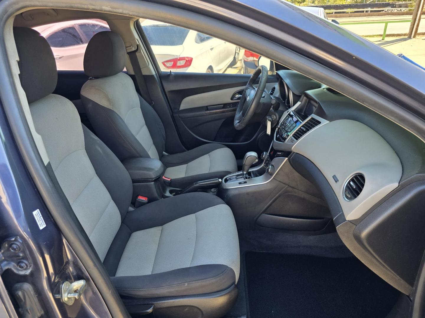 2014 BLUE /GRAY CHEVROLET CRUZE LS LS (1G1PA5SH7E7) , AUTO transmission, located at 2660 S.Garland Avenue, Garland, TX, 75041, (469) 298-3118, 32.885387, -96.656776 - Welcome to DallasAutos4Less, one of the Premier BUY HERE PAY HERE Dealers in the North Dallas Area. We specialize in financing to people with NO CREDIT or BAD CREDIT. We need proof of income, proof of residence, and a ID. Come buy your new car from us today!! This is a very clean 2014 CHEVY CRUZE - Photo#14