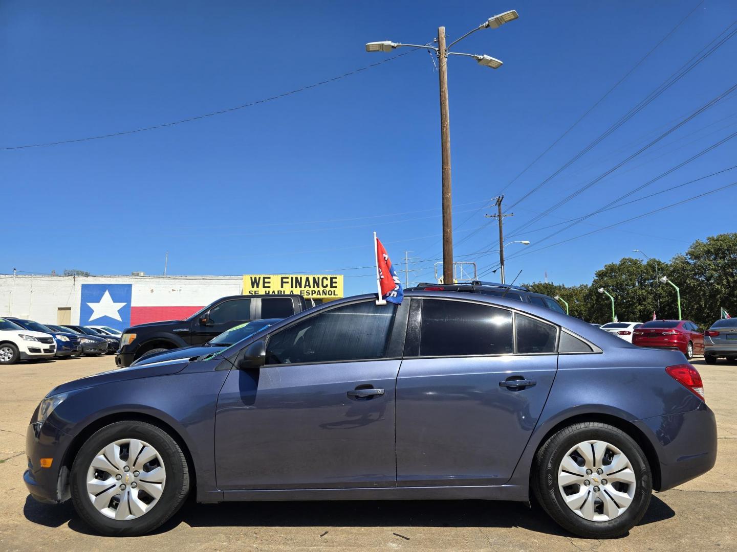 2014 BLUE /GRAY CHEVROLET CRUZE LS LS (1G1PA5SH7E7) , AUTO transmission, located at 2660 S.Garland Avenue, Garland, TX, 75041, (469) 298-3118, 32.885387, -96.656776 - Welcome to DallasAutos4Less, one of the Premier BUY HERE PAY HERE Dealers in the North Dallas Area. We specialize in financing to people with NO CREDIT or BAD CREDIT. We need proof of income, proof of residence, and a ID. Come buy your new car from us today!! This is a very clean 2014 CHEVY CRUZE - Photo#6