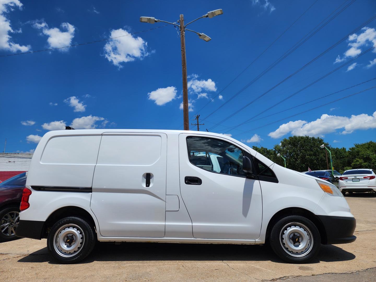 2015 WHITE Chevrolet City Express LS (3N63M0YN5FK) with an 2.0L L4 DOHC 16V engine, Continuously Variable Transmission transmission, located at 2660 S.Garland Avenue, Garland, TX, 75041, (469) 298-3118, 32.885387, -96.656776 - Photo#2