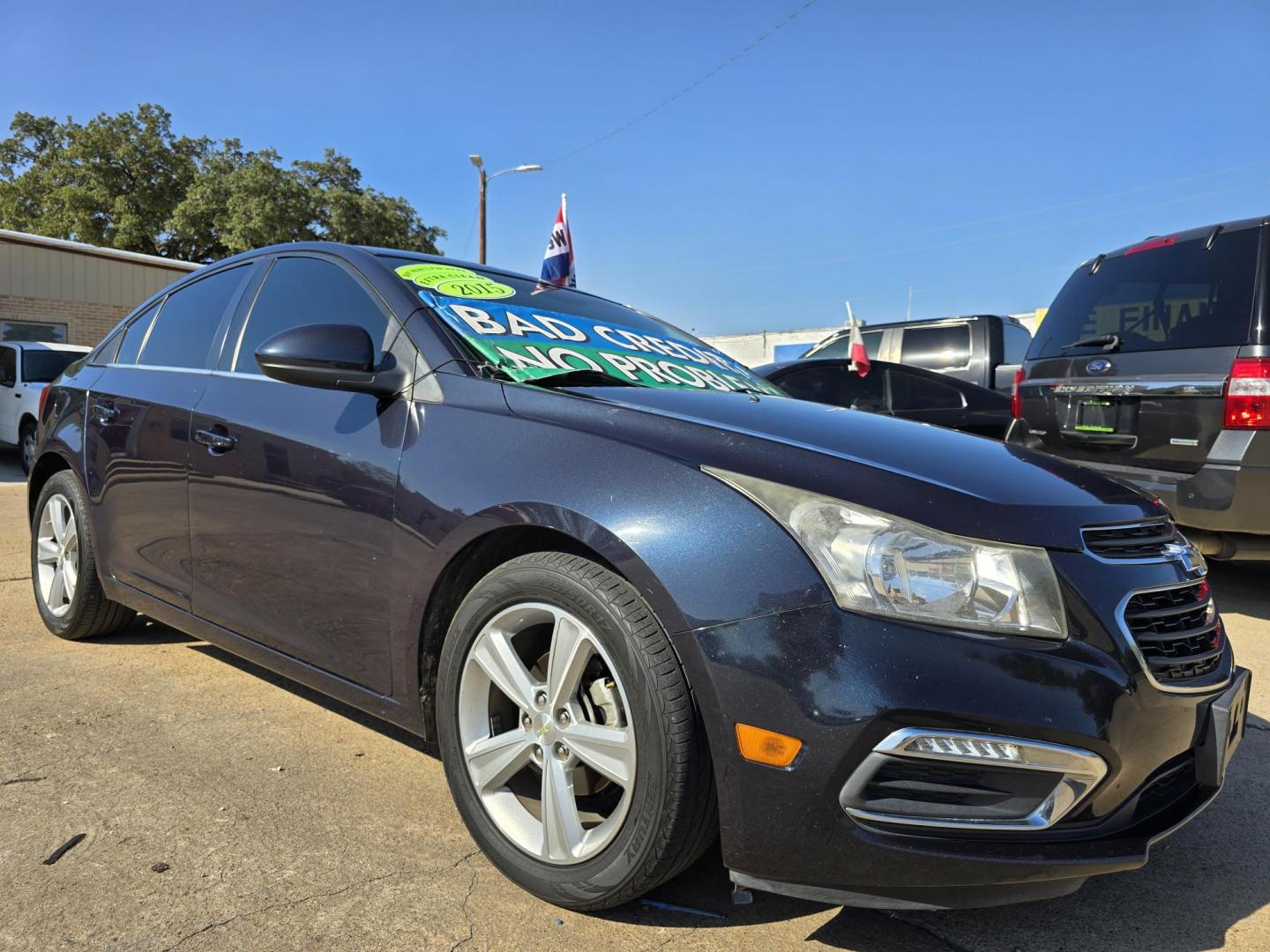 2015 Chevrolet Cruze 2LT (1G1PE5SB8F7) with an 1.4L L4 DOHC 16V TURBO engine, 6-Speed Automatic transmission, located at 2660 S.Garland Avenue, Garland, TX, 75041, (469) 298-3118, 32.885387, -96.656776 - Photo#1