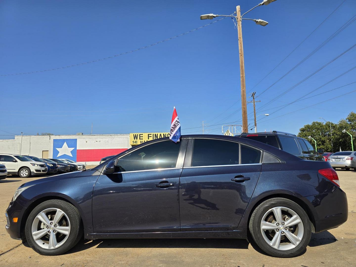 2015 Chevrolet Cruze 2LT (1G1PE5SB8F7) with an 1.4L L4 DOHC 16V TURBO engine, 6-Speed Automatic transmission, located at 2660 S.Garland Avenue, Garland, TX, 75041, (469) 298-3118, 32.885387, -96.656776 - Photo#6