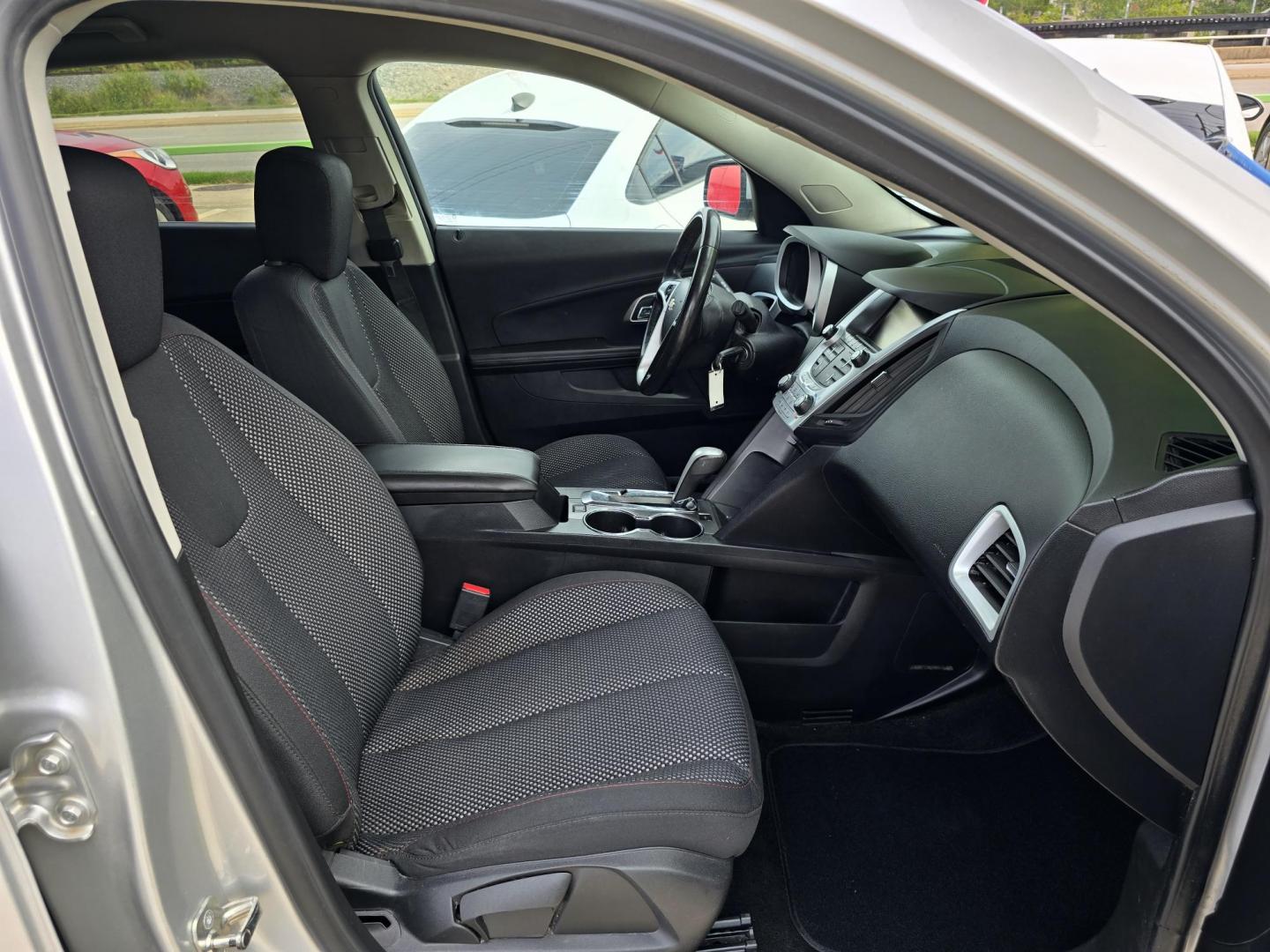 2015 Chevrolet Equinox LT (2GNALBEKXF1) with an 2.4L L4 DOHC 16V FFV engine, 6-Speed Automatic transmission, located at 2660 S.Garland Avenue, Garland, TX, 75041, (469) 298-3118, 32.885387, -96.656776 - Photo#18