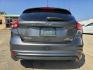 2015 GRAY /BLACK Ford Focus SE (1FADP3K29FL) with an 2.0L L4 DOHC 16V engine, AUTO transmission, located at 2660 S.Garland Avenue, Garland, TX, 75041, (469) 298-3118, 32.885387, -96.656776 - Photo#4