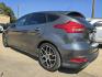 2015 GRAY /BLACK Ford Focus SE (1FADP3K29FL) with an 2.0L L4 DOHC 16V engine, AUTO transmission, located at 2660 S.Garland Avenue, Garland, TX, 75041, (469) 298-3118, 32.885387, -96.656776 - Photo#5