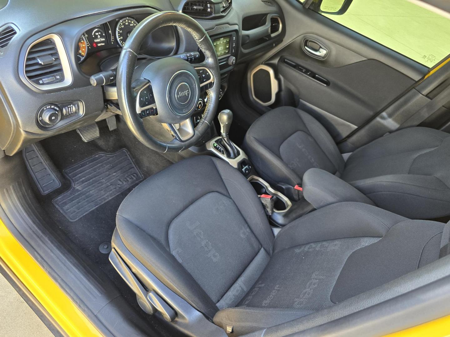 2015 YELLOW Jeep Renegade Latitude (ZACCJABT6FP) with an 2.4L L4 engine, AUTO transmission, located at 2660 S.Garland Avenue, Garland, TX, 75041, (469) 298-3118, 32.885387, -96.656776 - Photo#10