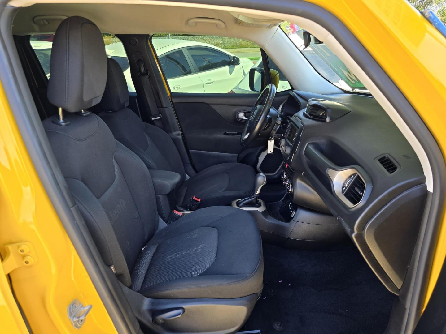 2015 YELLOW Jeep Renegade Latitude (ZACCJABT6FP) with an 2.4L L4 engine, AUTO transmission, located at 2660 S.Garland Avenue, Garland, TX, 75041, (469) 298-3118, 32.885387, -96.656776 - Photo#18