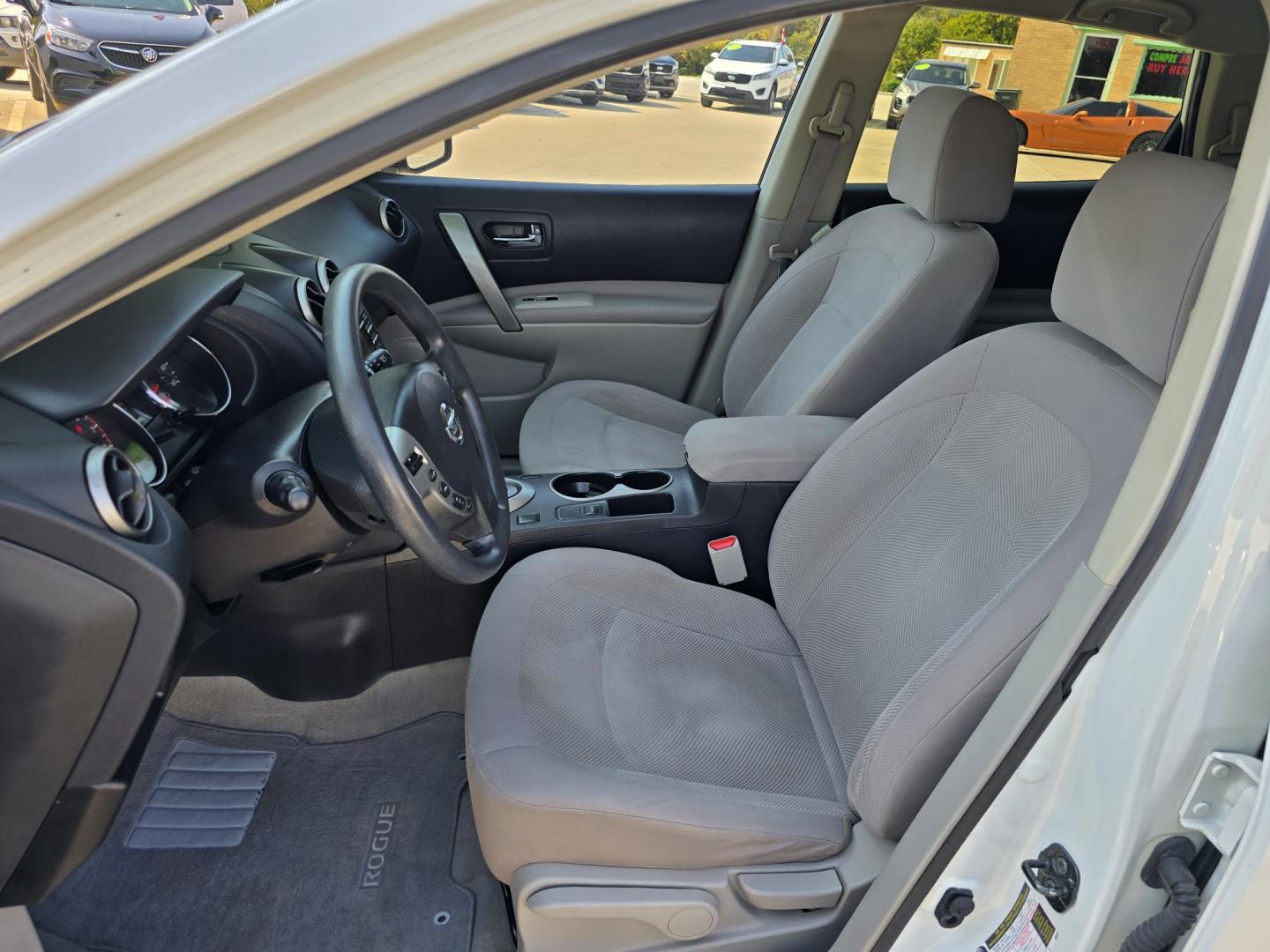 2015 DIAMOND WHITE Nissan Rogue Select Select S (JN8AS5MT3FW) with an 2.5L L4 DOHC 16V engine, Continuously Variable Transmission transmission, located at 2660 S.Garland Avenue, Garland, TX, 75041, (469) 298-3118, 32.885387, -96.656776 - Photo#11