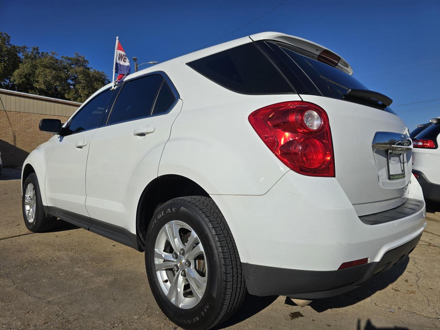 2015 WHITE Chevrolet Equinox LS (2GNALAEK6F1) with an 2.4L L4 DOHC 16V FFV engine, 6-Speed Automatic transmission, located at 2660 S.Garland Avenue, Garland, TX, 75041, (469) 298-3118, 32.885387, -96.656776 - Photo#5