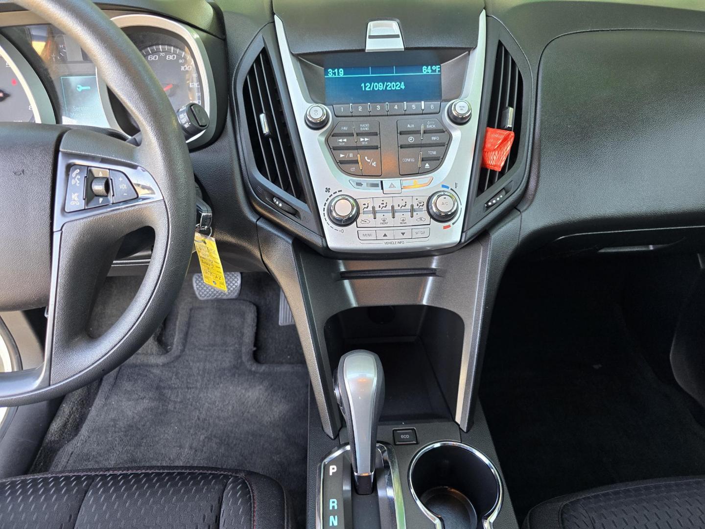 2015 WHITE Chevrolet Equinox LS (2GNALAEK6F1) with an 2.4L L4 DOHC 16V FFV engine, 6-Speed Automatic transmission, located at 2660 S.Garland Avenue, Garland, TX, 75041, (469) 298-3118, 32.885387, -96.656776 - Photo#13