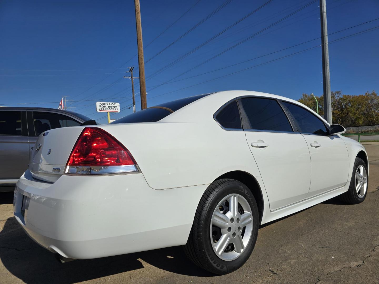 2015 WHITE Chevrolet Impala Police Cruiser (2G1WD5E39F1) with an 3.6L V6 DOHC 24V engine, 6A transmission, located at 2660 S.Garland Avenue, Garland, TX, 75041, (469) 298-3118, 32.885387, -96.656776 - Photo#3