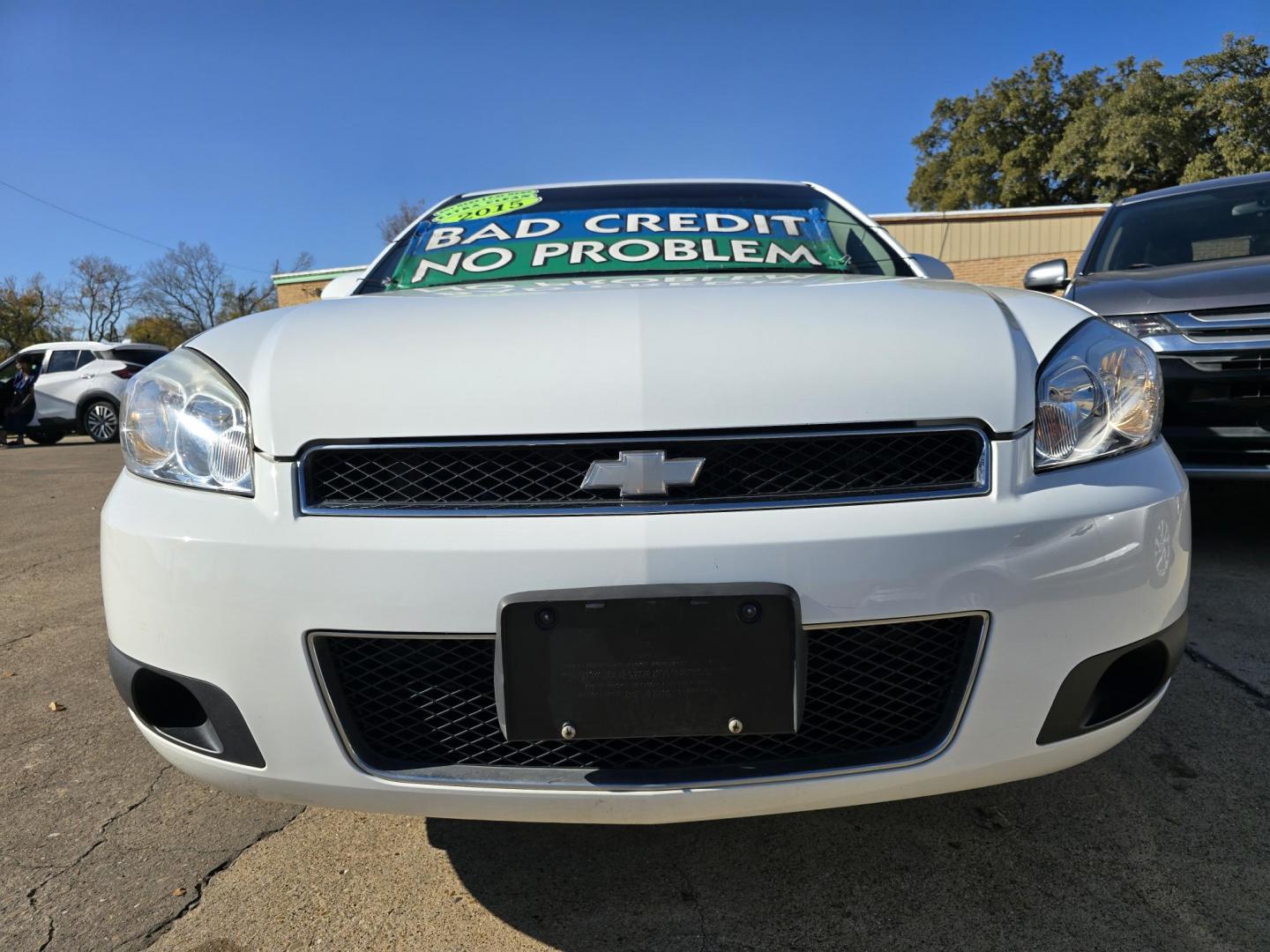 2015 WHITE Chevrolet Impala Police Cruiser (2G1WD5E39F1) with an 3.6L V6 DOHC 24V engine, 6A transmission, located at 2660 S.Garland Avenue, Garland, TX, 75041, (469) 298-3118, 32.885387, -96.656776 - Photo#9