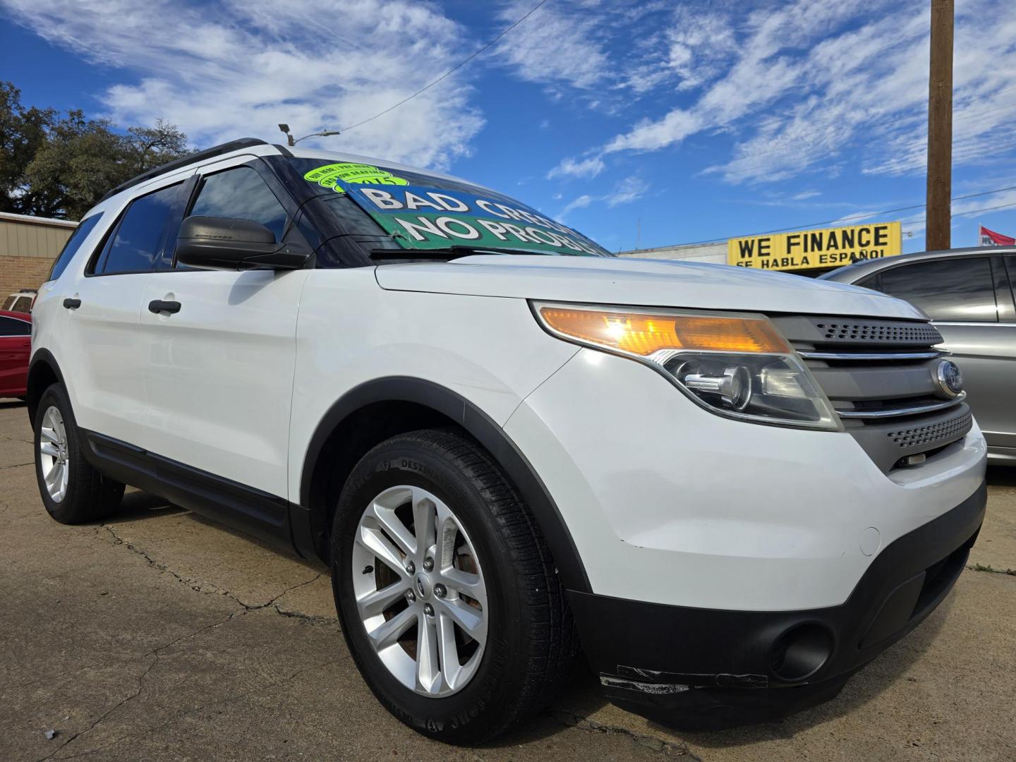 2015 WHITE Ford Explorer (1FM5K7B85FG) with an 3.5L V6 DOHC 24V engine, 6-Speed Automatic transmission, located at 2660 S.Garland Avenue, Garland, TX, 75041, (469) 298-3118, 32.885387, -96.656776 - Photo#1