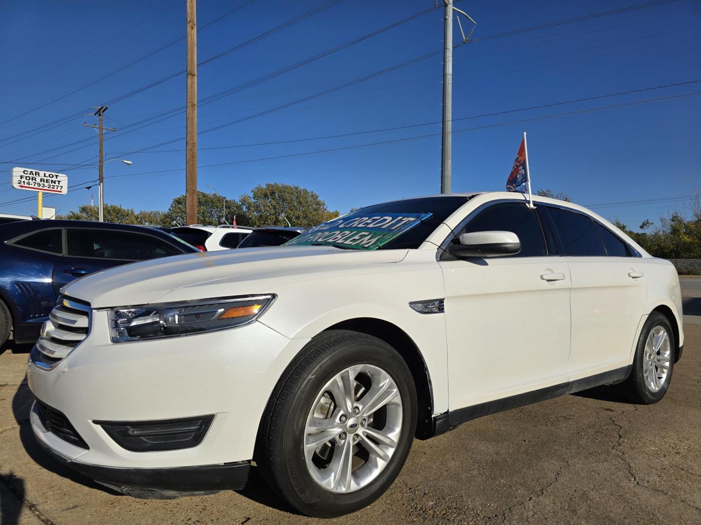 2015 DIAMOND WHITE Ford Taurus SEL (1FAHP2E86FG) with an 3.5L V6 DOHC 24V engine, 6-Speed Automatic transmission, located at 2660 S.Garland Avenue, Garland, TX, 75041, (469) 298-3118, 32.885387, -96.656776 - Photo#7