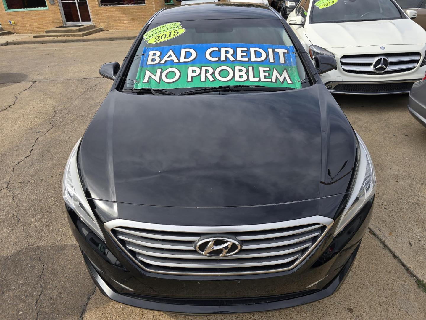 2015 BLACK Hyundai Sonata SE (5NPE24AF7FH) , AUTO transmission, located at 2660 S.Garland Avenue, Garland, TX, 75041, (469) 298-3118, 32.885387, -96.656776 - Welcome to DallasAutos4Less, one of the Premier BUY HERE PAY HERE Dealers in the North Dallas Area. We specialize in financing to people with NO CREDIT or BAD CREDIT. We need proof of income, proof of residence, and a ID. Come buy your new car from us today!! This is a Very clean 2015 HYUNDAI SON - Photo#8