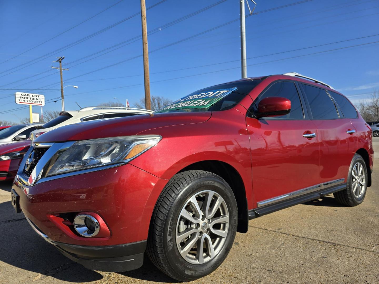 2015 RED Nissan Pathfinder SL (5N1AR2MN6FC) with an 3.5L V6 DOHC 24V engine, Continuously Variable Transmission transmission, located at 2660 S.Garland Avenue, Garland, TX, 75041, (469) 298-3118, 32.885387, -96.656776 - Photo#7