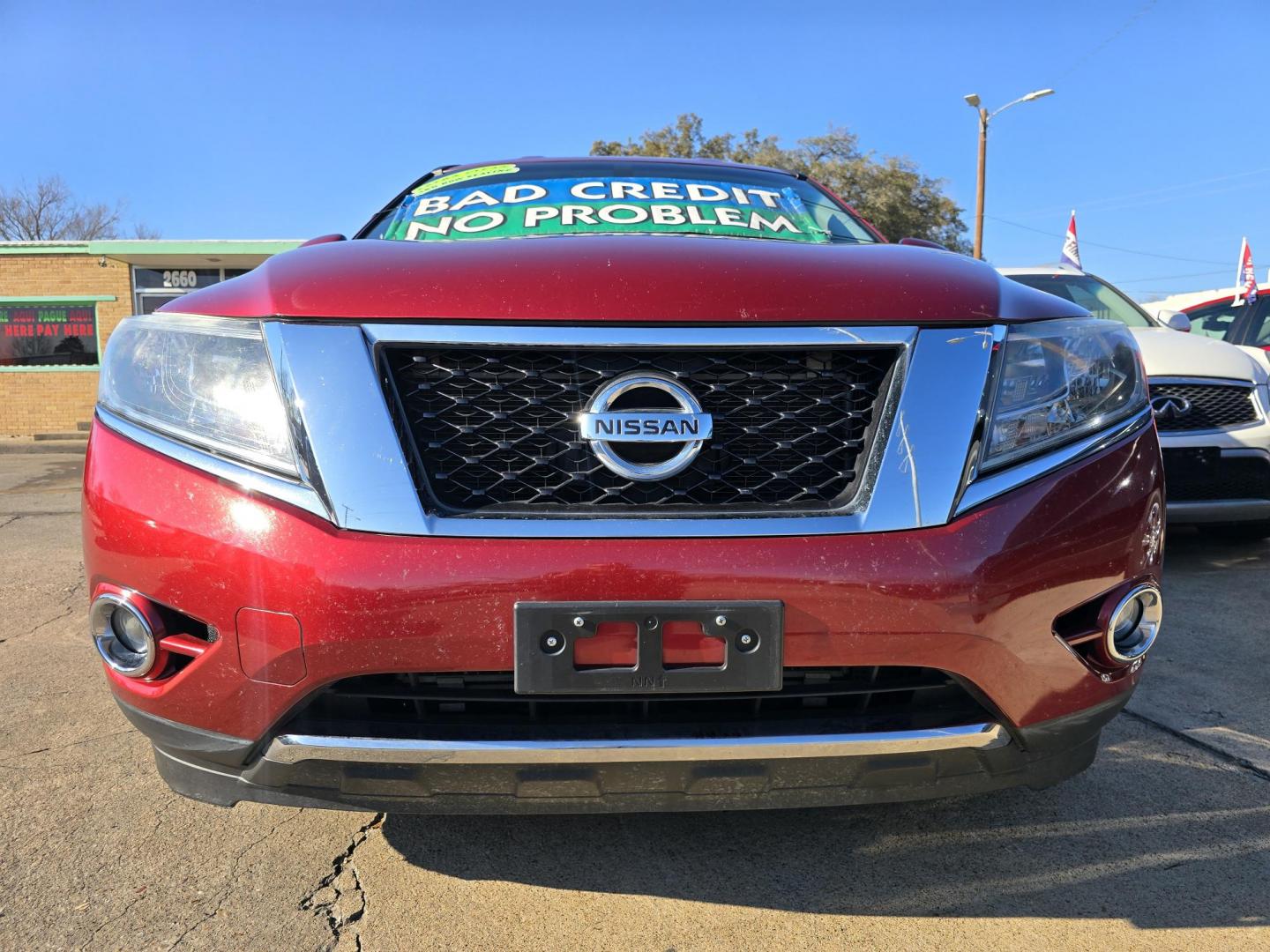 2015 RED Nissan Pathfinder SL (5N1AR2MN6FC) with an 3.5L V6 DOHC 24V engine, Continuously Variable Transmission transmission, located at 2660 S.Garland Avenue, Garland, TX, 75041, (469) 298-3118, 32.885387, -96.656776 - Photo#9