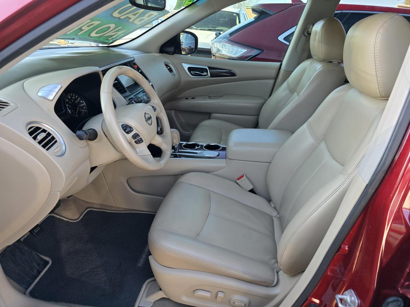 2015 RED Nissan Pathfinder SL (5N1AR2MN6FC) with an 3.5L V6 DOHC 24V engine, Continuously Variable Transmission transmission, located at 2660 S.Garland Avenue, Garland, TX, 75041, (469) 298-3118, 32.885387, -96.656776 - Photo#11