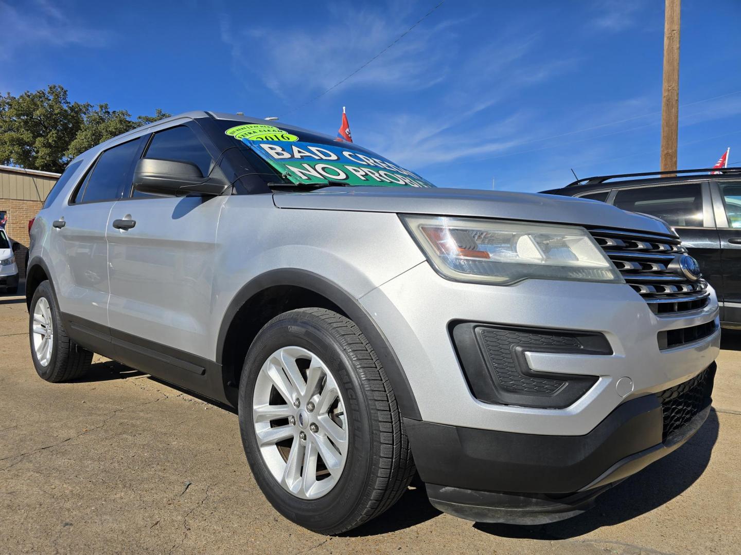 2016 Ford Explorer (1FM5K8B85GG) with an 3.5L V6 DOHC 24V engine, 6-Speed Automatic transmission, located at 2660 S.Garland Avenue, Garland, TX, 75041, (469) 298-3118, 32.885387, -96.656776 - Photo#1