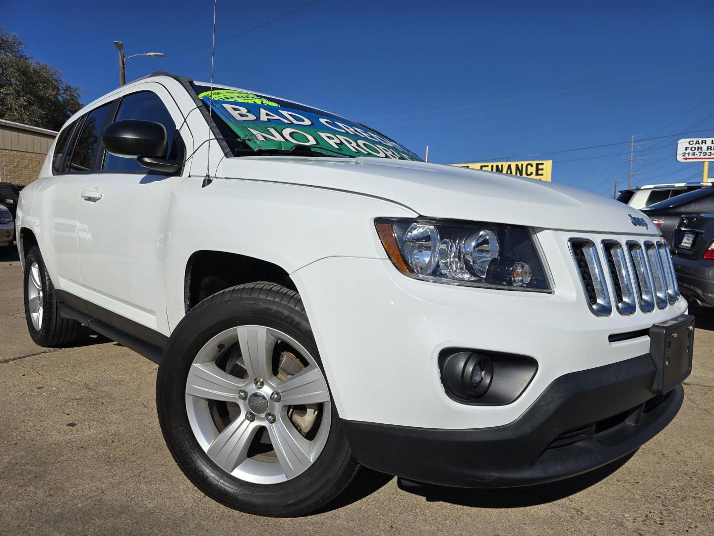 2016 WHITE Jeep Compass Sport (1C4NJCBA6GD) with an 2.0L L4 DOHC 16V engine, AUTO transmission, located at 2660 S.Garland Avenue, Garland, TX, 75041, (469) 298-3118, 32.885387, -96.656776 - Photo#0