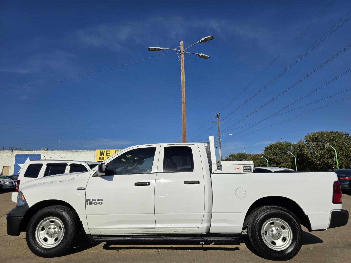 2016 RAM 1500 Tradesman Quad Cab (1C6RR6FT5GS) with an 5.7L V8 OHV 16V engine, 6A transmission, located at 2660 S.Garland Avenue, Garland, TX, 75041, (469) 298-3118, 32.885387, -96.656776 - Photo#7