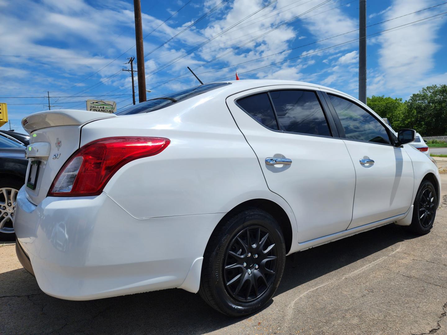 2017 FRESH POWDER /GRAY NISSAN VERSA SV SV (3N1CN7AP1HL) , AUTO transmission, located at 2660 S.Garland Avenue	, Garland, TX, 75041, (469) 298-3118, 32.885387, -96.656776 - CASH$$$$ CAR! This is a SUPER CLEAN 2017 NISSAN VERSA SV! SUPER CLEAN! BLUETOOTH Great Gas Mileage! Come in for a test drive today. We are open from 10am-7pm Monday-Saturday. Call us with any questions at 469.202.7468, or email us at DallasAutos4Less@gmail.com. - Photo#3