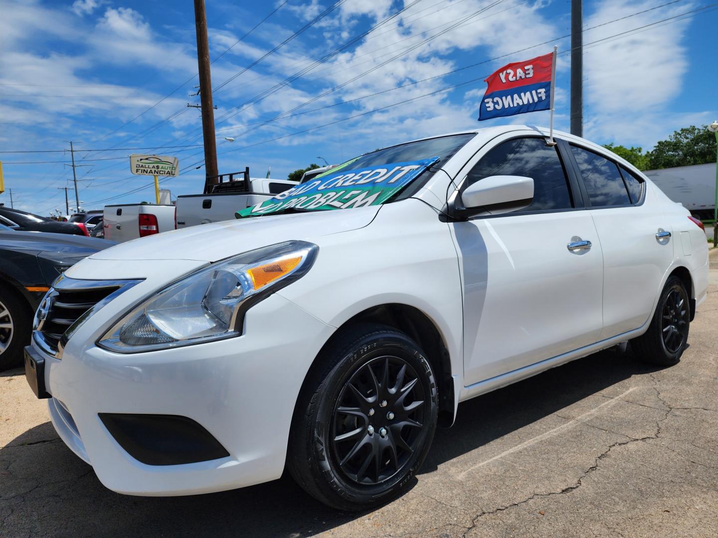 2017 FRESH POWDER /GRAY NISSAN VERSA SV SV (3N1CN7AP1HL) , AUTO transmission, located at 2660 S.Garland Avenue	, Garland, TX, 75041, (469) 298-3118, 32.885387, -96.656776 - CASH$$$$ CAR! This is a SUPER CLEAN 2017 NISSAN VERSA SV! SUPER CLEAN! BLUETOOTH Great Gas Mileage! Come in for a test drive today. We are open from 10am-7pm Monday-Saturday. Call us with any questions at 469.202.7468, or email us at DallasAutos4Less@gmail.com. - Photo#7