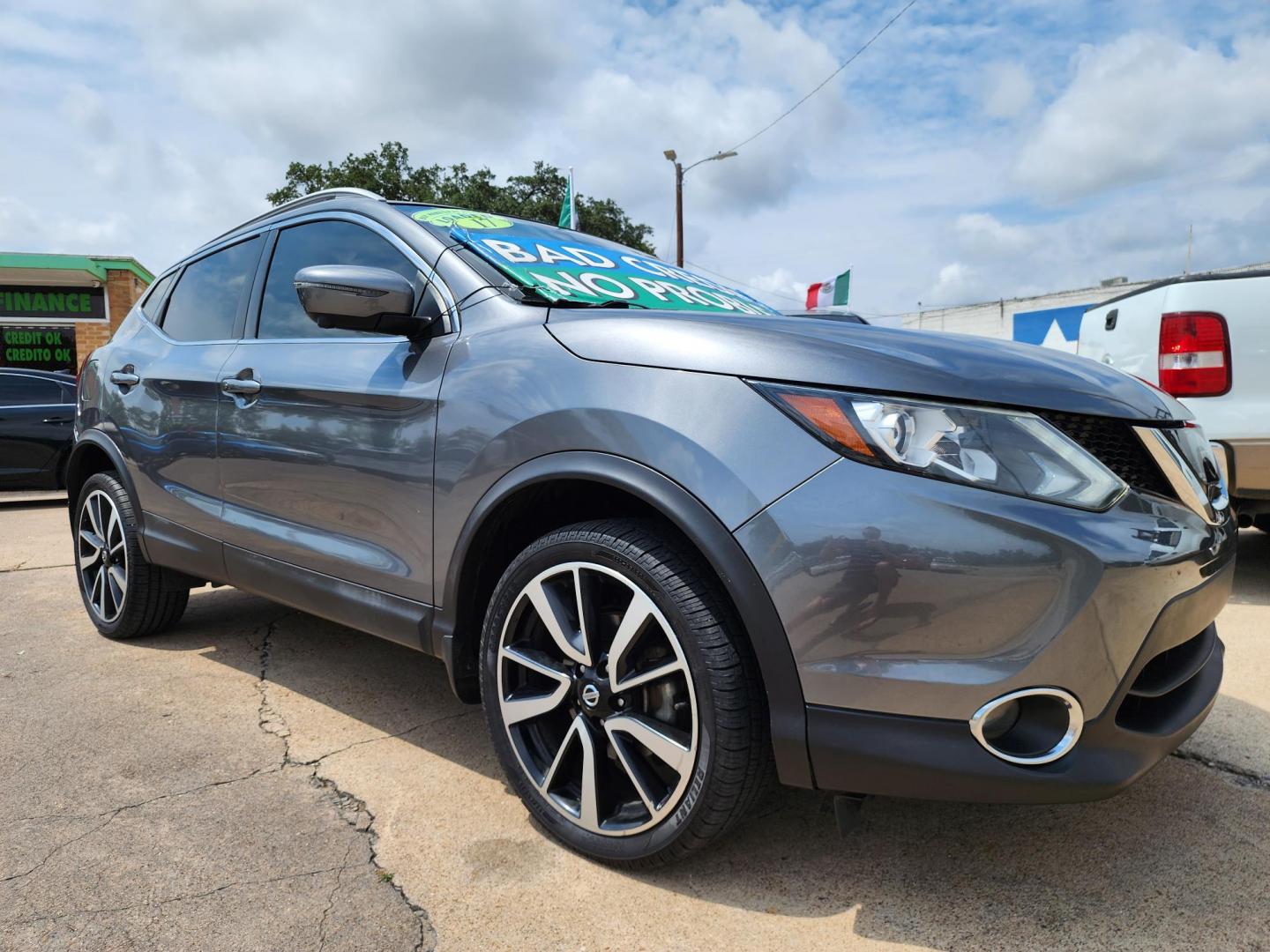 2017 Nissan Rogue SL Sport SL SPORT (JN1BJ1CPXHW) with an 2.0L L4 DOHC 16V engine, CVT transmission, located at 2660 S.Garland Avenue, Garland, TX, 75041, (469) 298-3118, 32.885387, -96.656776 - Welcome to DallasAutos4Less, one of the Premier BUY HERE PAY HERE Dealers in the North Dallas Area. We specialize in financing to people with NO CREDIT or BAD CREDIT. We need proof of income, proof of residence, and a ID. Come buy your new car from us today!! This is a SUPER CLEAN 2017 NISSAN ROG - Photo#1