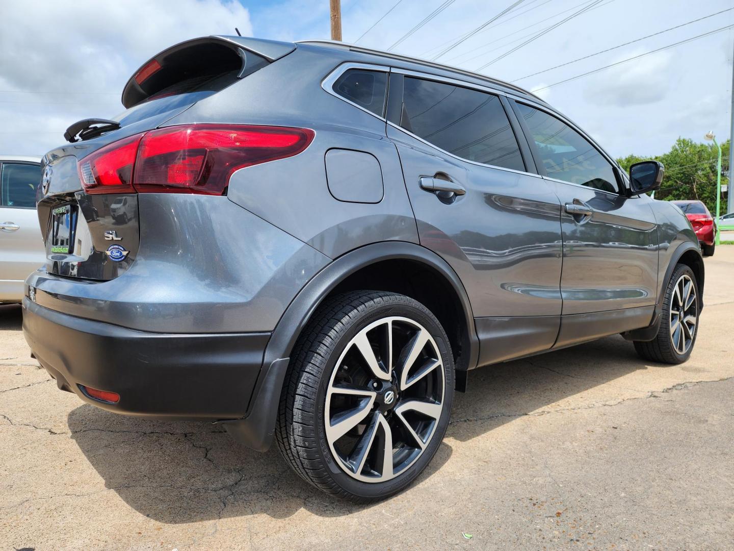 2017 Nissan Rogue SL Sport SL SPORT (JN1BJ1CPXHW) with an 2.0L L4 DOHC 16V engine, CVT transmission, located at 2660 S.Garland Avenue, Garland, TX, 75041, (469) 298-3118, 32.885387, -96.656776 - Welcome to DallasAutos4Less, one of the Premier BUY HERE PAY HERE Dealers in the North Dallas Area. We specialize in financing to people with NO CREDIT or BAD CREDIT. We need proof of income, proof of residence, and a ID. Come buy your new car from us today!! This is a SUPER CLEAN 2017 NISSAN ROG - Photo#3