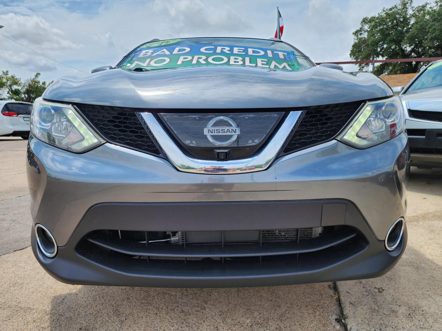 2017 Nissan Rogue SL Sport SL SPORT (JN1BJ1CPXHW) with an 2.0L L4 DOHC 16V engine, CVT transmission, located at 2660 S.Garland Avenue, Garland, TX, 75041, (469) 298-3118, 32.885387, -96.656776 - Welcome to DallasAutos4Less, one of the Premier BUY HERE PAY HERE Dealers in the North Dallas Area. We specialize in financing to people with NO CREDIT or BAD CREDIT. We need proof of income, proof of residence, and a ID. Come buy your new car from us today!! This is a SUPER CLEAN 2017 NISSAN ROG - Photo#9