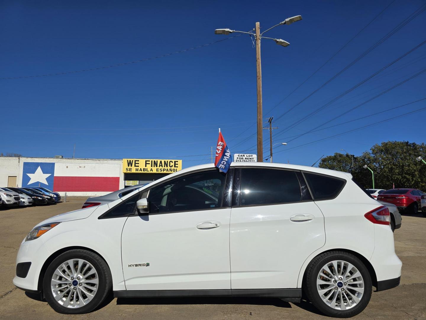 2017 WHITE Ford C-Max Hybrid SE (1FADP5AU4HL) with an 2.0L L4 DOHC 16V HYBRID engine, CVT transmission, located at 2660 S.Garland Avenue, Garland, TX, 75041, (469) 298-3118, 32.885387, -96.656776 - Photo#6