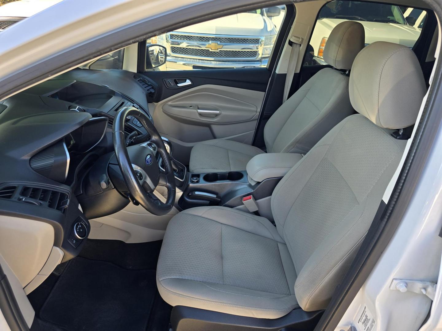 2017 WHITE Ford C-Max Hybrid SE (1FADP5AU4HL) with an 2.0L L4 DOHC 16V HYBRID engine, CVT transmission, located at 2660 S.Garland Avenue, Garland, TX, 75041, (469) 298-3118, 32.885387, -96.656776 - Photo#11