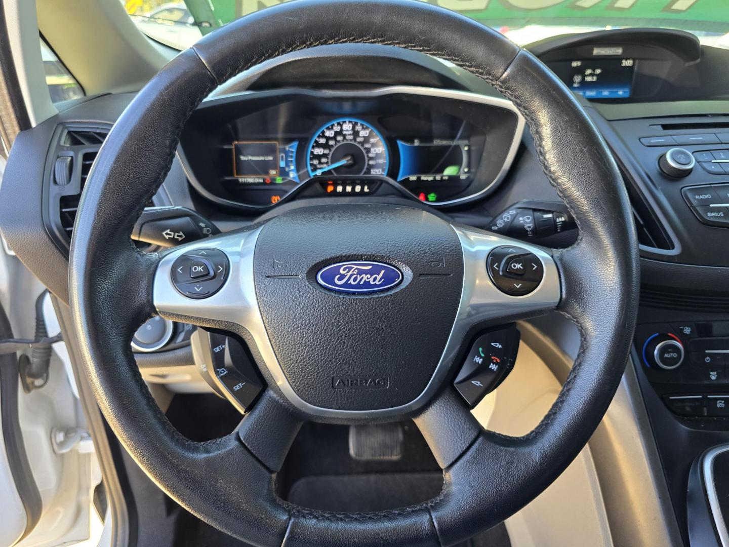 2017 WHITE Ford C-Max Hybrid SE (1FADP5AU4HL) with an 2.0L L4 DOHC 16V HYBRID engine, CVT transmission, located at 2660 S.Garland Avenue, Garland, TX, 75041, (469) 298-3118, 32.885387, -96.656776 - Photo#12