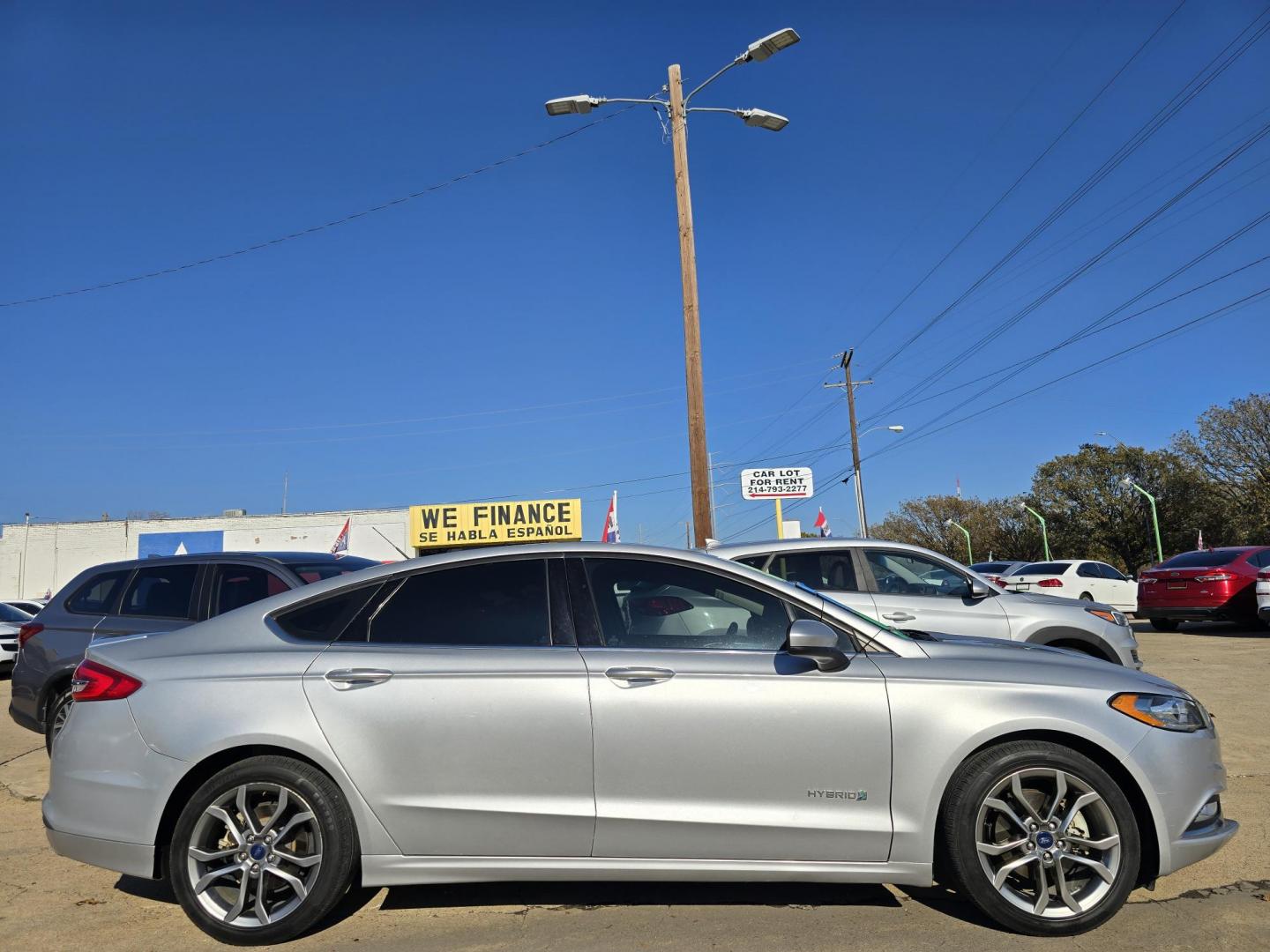 2017 SILVER Ford Fusion Hybrid SE (3FA6P0LU5HR) with an 2.0L L4 DOHC 16V HYBRID engine, CVT transmission, located at 2660 S.Garland Avenue, Garland, TX, 75041, (469) 298-3118, 32.885387, -96.656776 - Photo#2