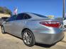 2017 SILVER Toyota Camry SE (4T1BF1FK6HU) with an 2.5L L4 DOHC 16V engine, 6A transmission, located at 2660 S.Garland Avenue, Garland, TX, 75041, (469) 298-3118, 32.885387, -96.656776 - Photo#5