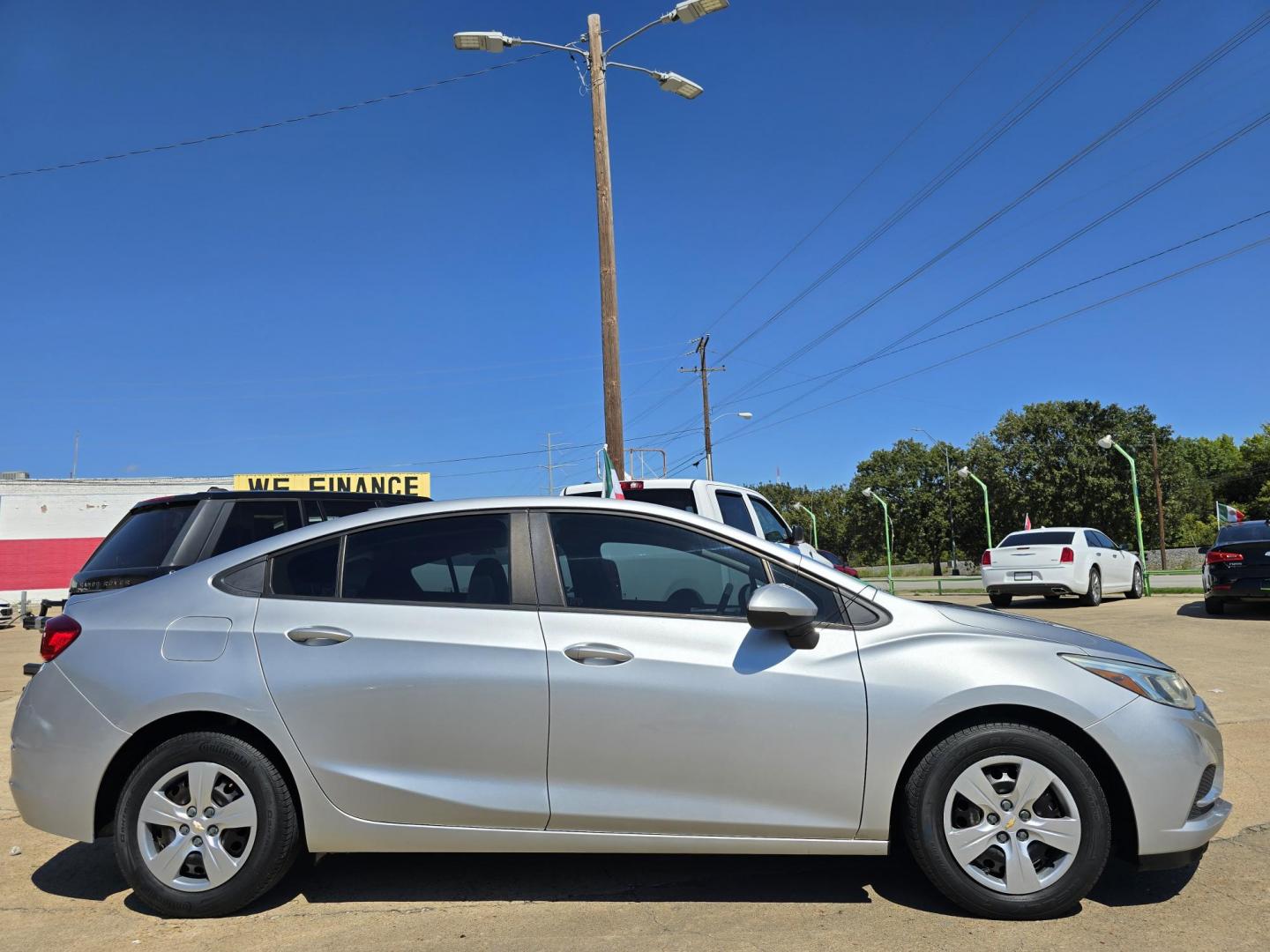 2018 Chevrolet Cruze LS (1G1BC5SM6J7) with an 1.4L L4 DOHC 16V TURBO engine, 6A transmission, located at 2660 S.Garland Avenue, Garland, TX, 75041, (469) 298-3118, 32.885387, -96.656776 - Photo#2