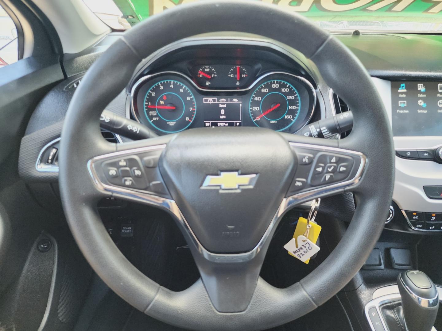 2018 WHITE Chevrolet Cruze LS (1G1BC5SM6J7) , AUTO transmission, located at 2660 S.Garland Avenue, Garland, TX, 75041, (469) 298-3118, 32.885387, -96.656776 - Welcome to DallasAutos4Less, one of the Premier BUY HERE PAY HERE Dealers in the North Dallas Area. We specialize in financing to people with NO CREDIT or BAD CREDIT. We need proof of income, proof of residence, and a ID. Come buy your new car from us today!! This is a very well cared for 2018 CH - Photo#12