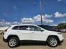 2018 WHITE Jeep Cherokee Latitude (1C4PJLCB2JD) with an 2.4L L4 DOHC 16V engine, 9A transmission, located at 2660 S.Garland Avenue, Garland, TX, 75041, (469) 298-3118, 32.885387, -96.656776 - Photo#2