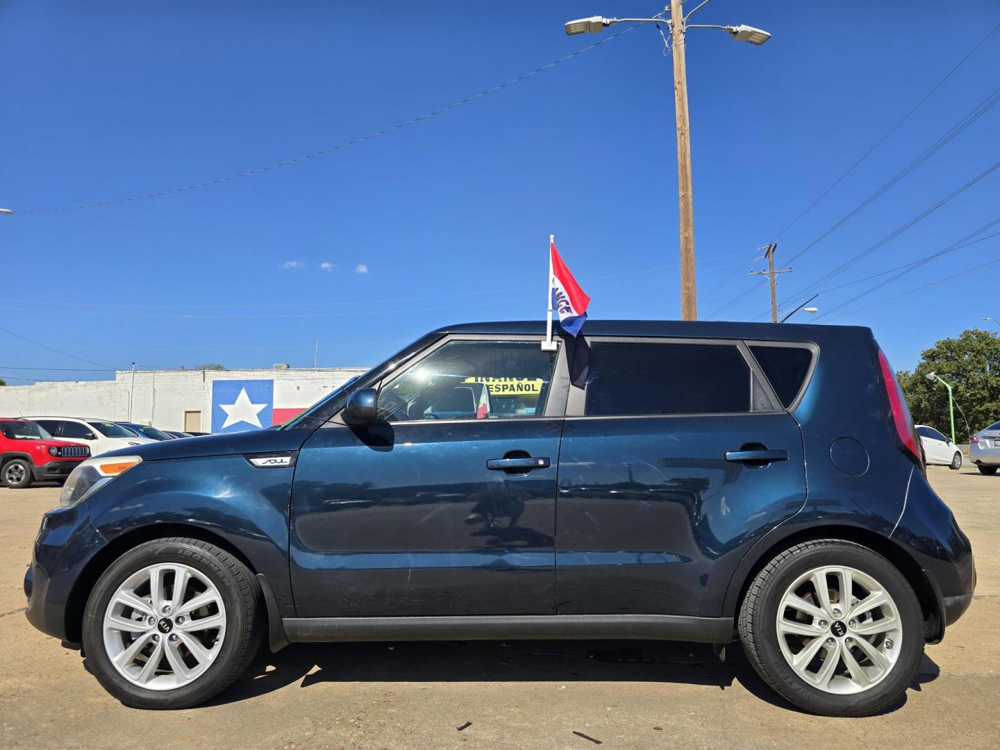 2018 BLUE Kia Soul + (KNDJP3A51J7) with an 2.0L L4 DOHC 16V engine, 6A transmission, located at 2660 S.Garland Avenue, Garland, TX, 75041, (469) 298-3118, 32.885387, -96.656776 - Photo#6