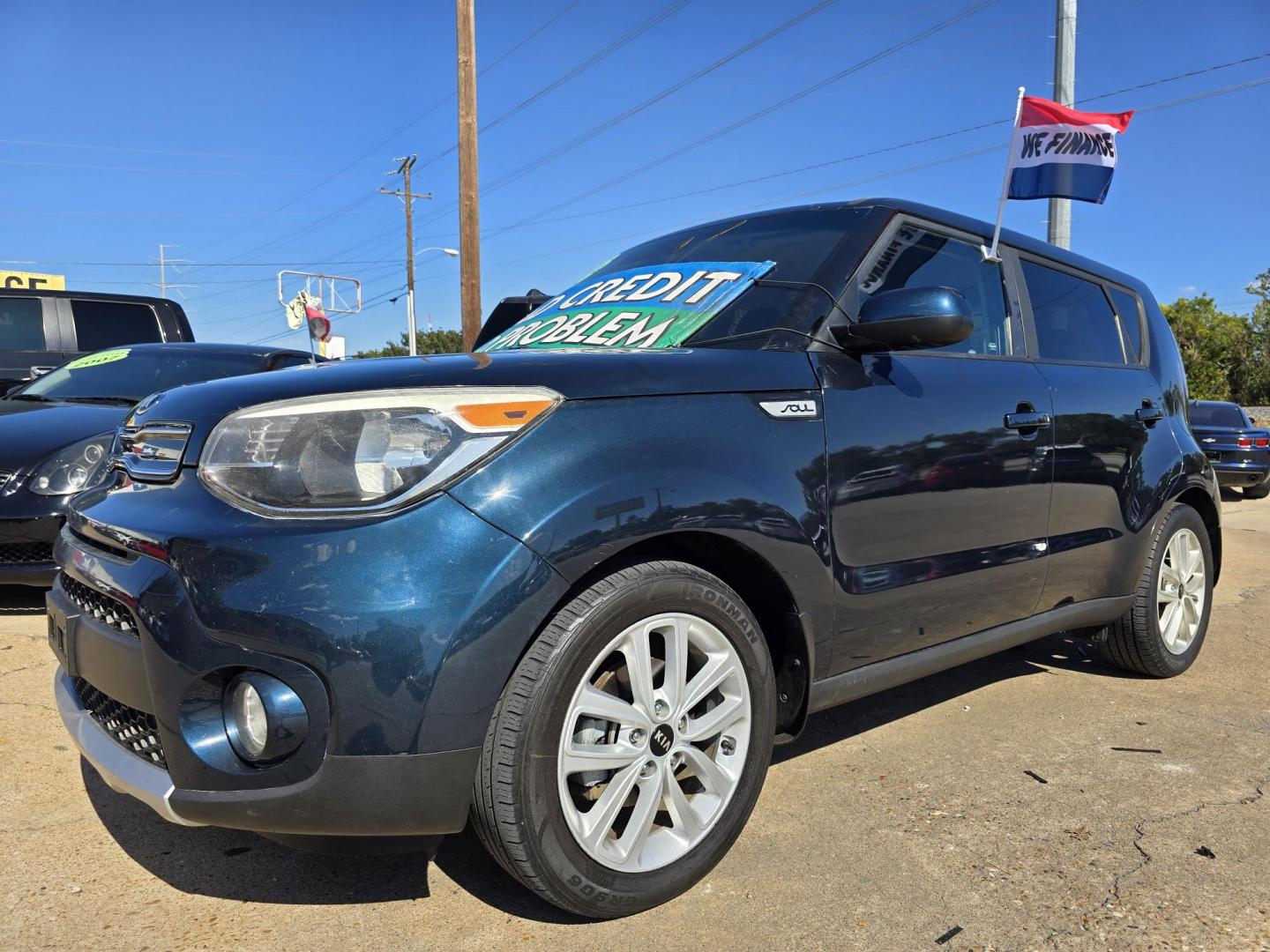 2018 BLUE Kia Soul + (KNDJP3A51J7) with an 2.0L L4 DOHC 16V engine, 6A transmission, located at 2660 S.Garland Avenue, Garland, TX, 75041, (469) 298-3118, 32.885387, -96.656776 - Photo#7