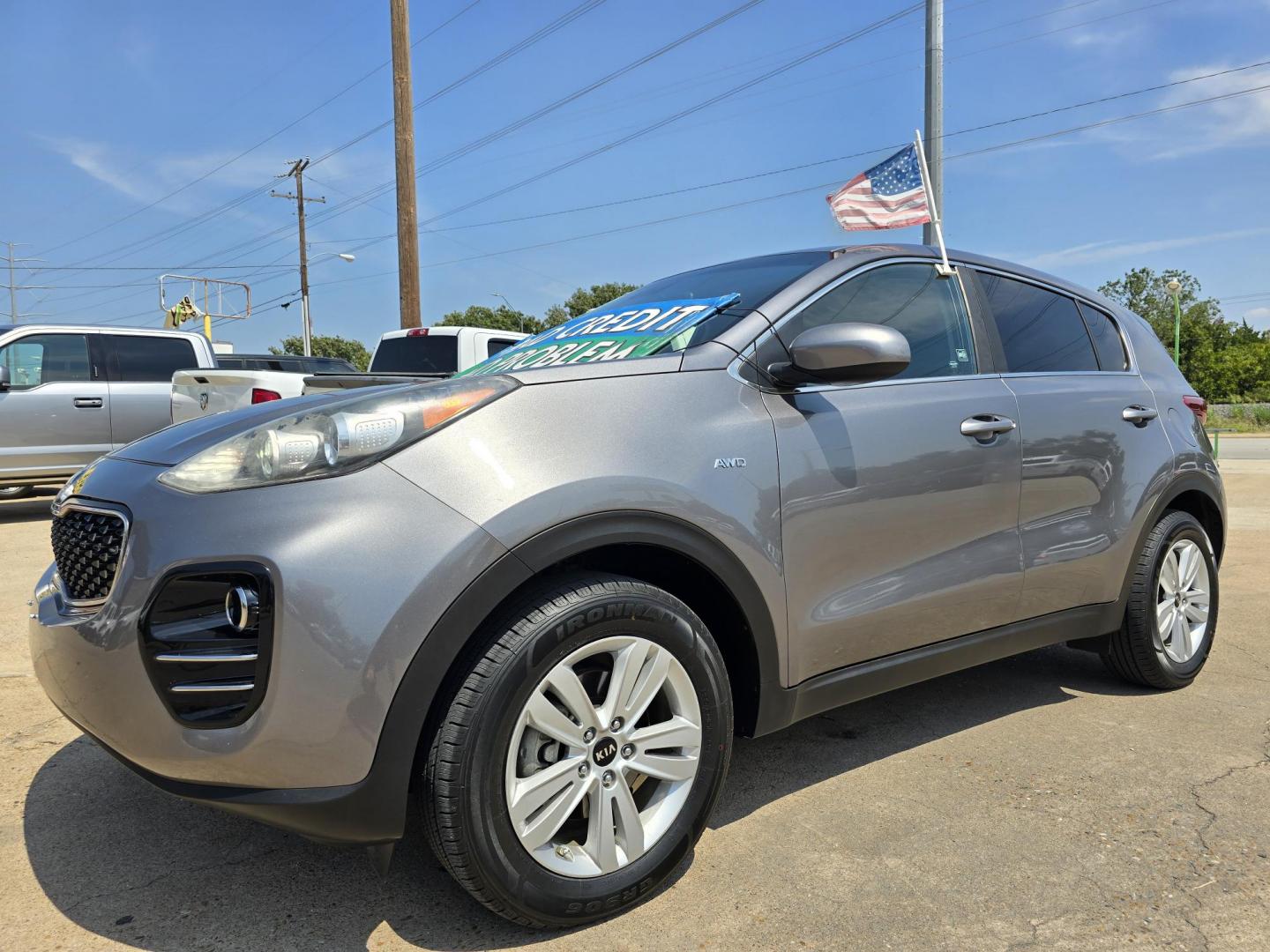 2018 Kia Sportage LX (KNDPMCAC8J7) with an 2.4L V6 DOHC 24V engine, 6A transmission, located at 2660 S.Garland Avenue, Garland, TX, 75041, (469) 298-3118, 32.885387, -96.656776 - Photo#7