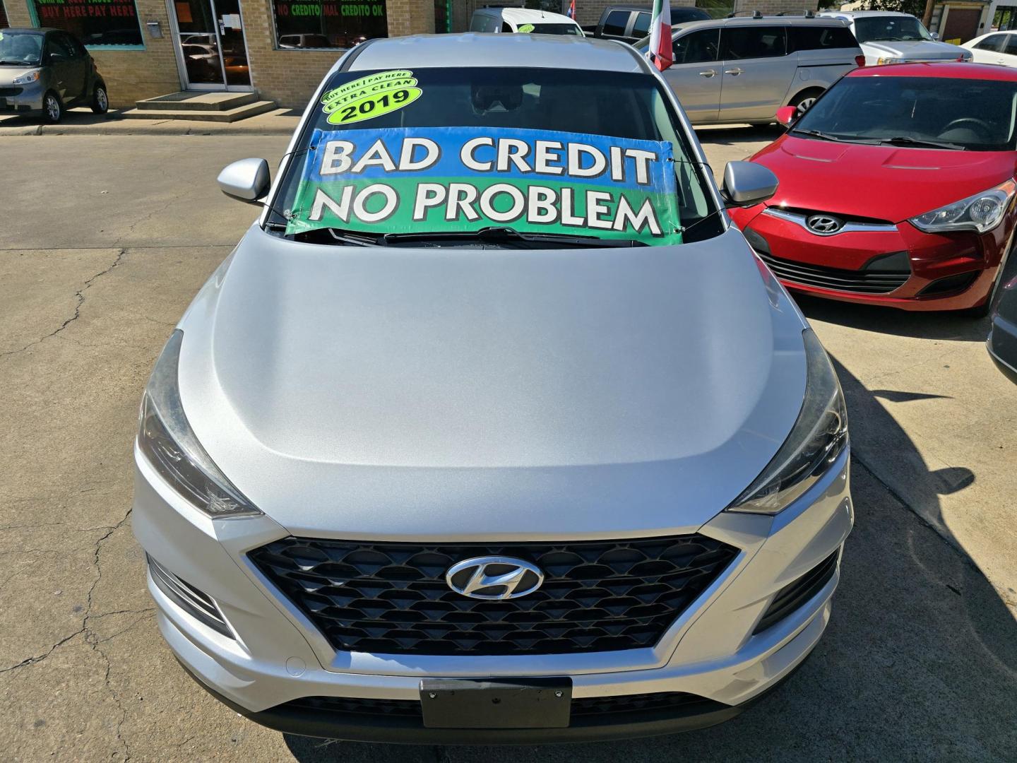 2019 Hyundai Tucson SE (KM8J23A46KU) with an 2.0L L4 DOHC 16V engine, 6A transmission, located at 2660 S.Garland Avenue, Garland, TX, 75041, (469) 298-3118, 32.885387, -96.656776 - Photo#8