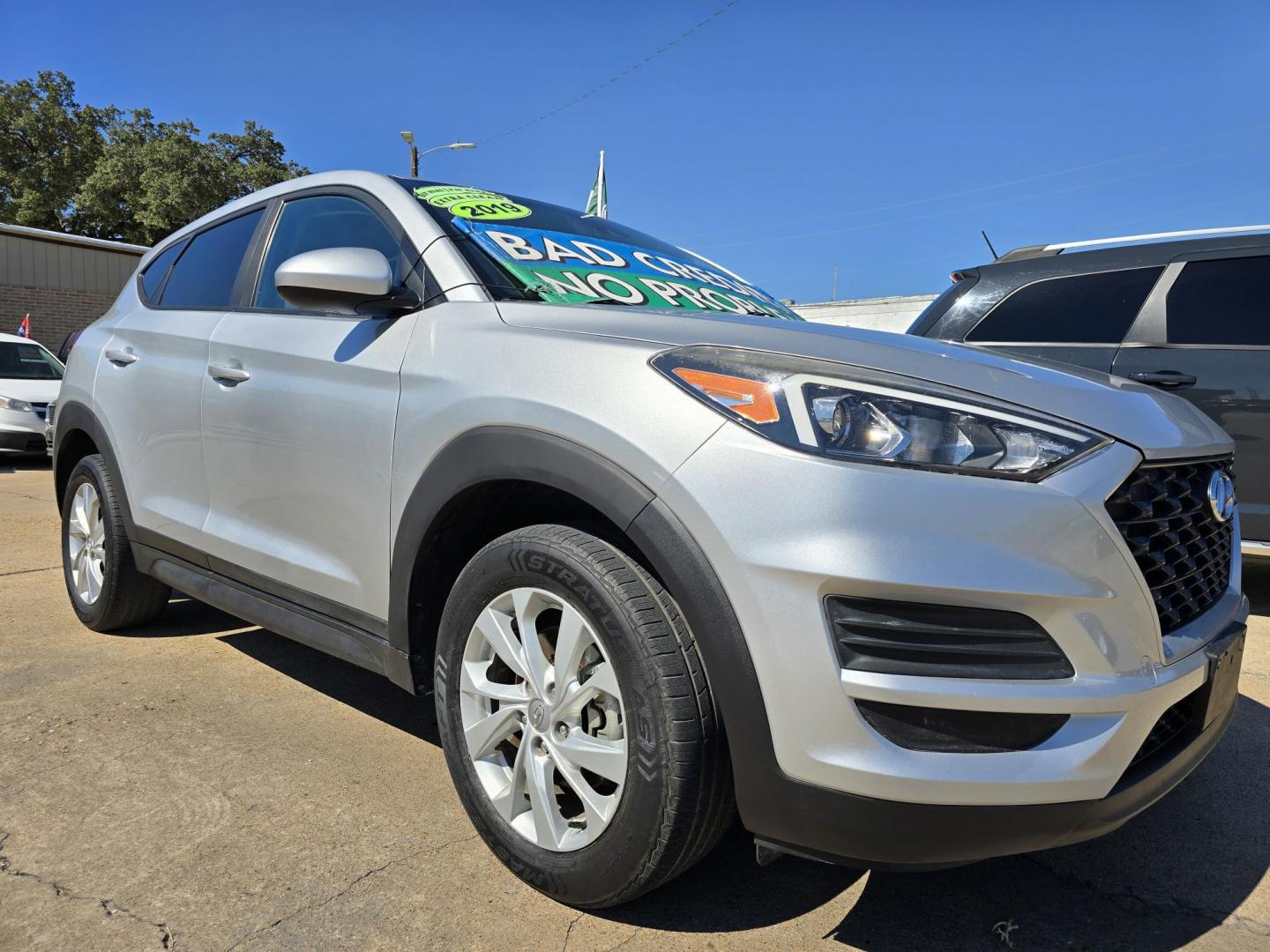 2019 Hyundai Tucson SE (KM8J23A46KU) with an 2.0L L4 DOHC 16V engine, 6A transmission, located at 2660 S.Garland Avenue, Garland, TX, 75041, (469) 298-3118, 32.885387, -96.656776 - Photo#1