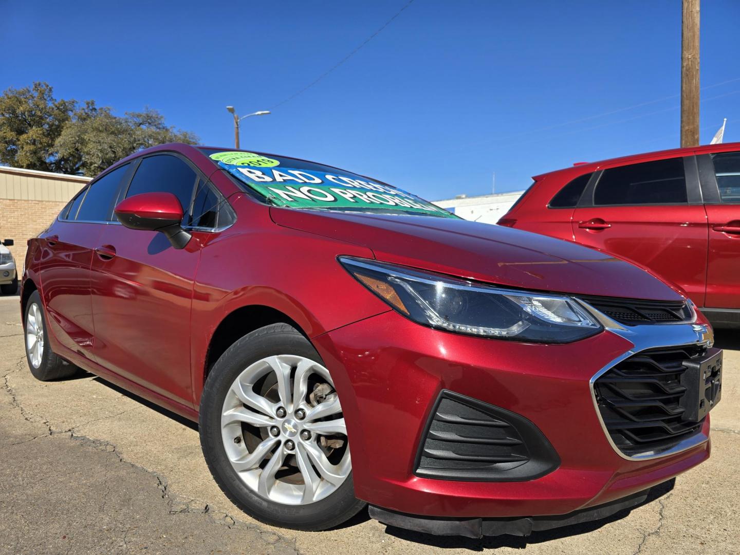 2019 BURGUNDY Chevrolet Cruze LT (1G1BE5SM9K7) with an 1.4L L4 DOHC 16V TURBO engine, 6A transmission, located at 2660 S.Garland Avenue, Garland, TX, 75041, (469) 298-3118, 32.885387, -96.656776 - Welcome to DallasAutos4Less, one of the Premier BUY HERE PAY HERE Dealers in the North Dallas Area. We specialize in financing to people with NO CREDIT or BAD CREDIT. We need proof of income, proof of residence, and a ID. Come buy your new car from us today!! This is a very well cared for 2019 CH - Photo#0