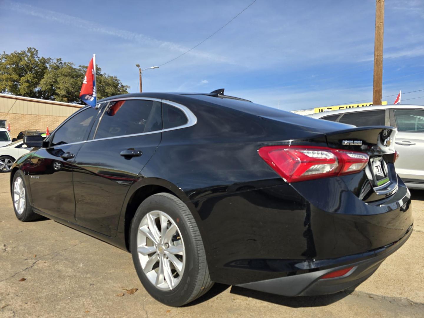 2019 BLACK Chevrolet Malibu LT (1G1ZD5ST6KF) with an 1.5L L4 DOHC 16V engine, 6A transmission, located at 2660 S.Garland Avenue, Garland, TX, 75041, (469) 298-3118, 32.885387, -96.656776 - Photo#5